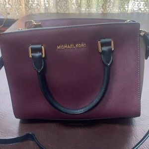 Michael kors crossbody